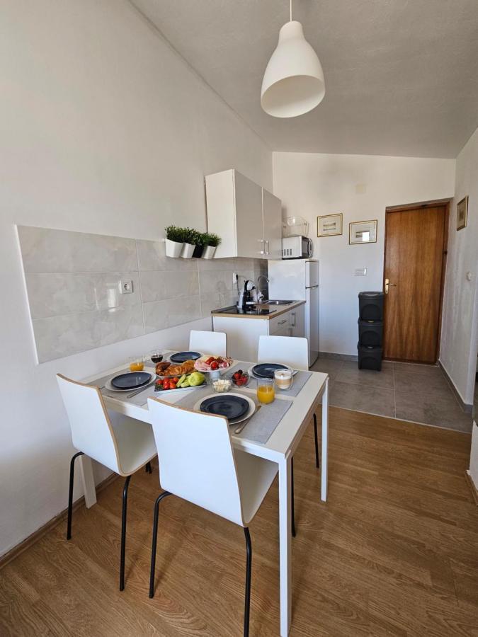 Studio Apartment Pegy Vir Exteriér fotografie